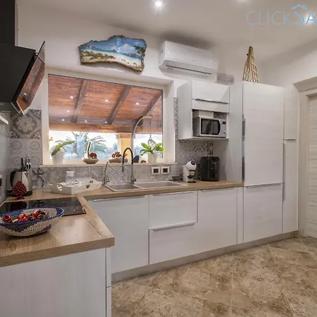 Villa Large Mediterranea In The Heart Of Coral Shore With Swimming Pool Large Garden With Palm Trees *